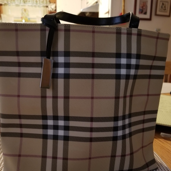 Burberry Handbags - Authentic Burberry Vintage Nova Check medium tote